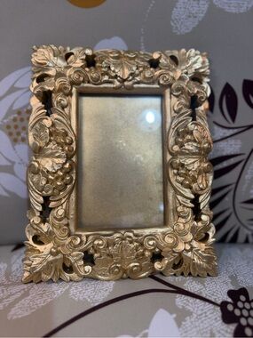 Ornate Vintage Gold Decorative Picture Frame 4x6